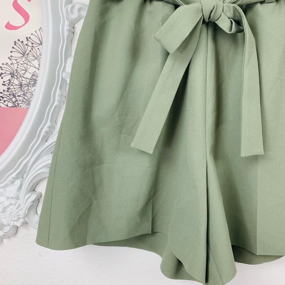 TOCHIE / Green Tie Waist Shorts - Picture 2 of 5